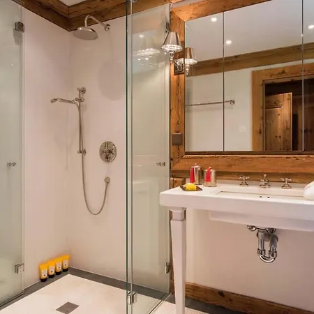 ヴィラ Elegant Alpine With Lauenen