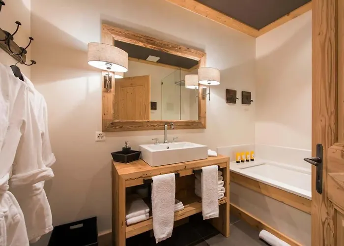 Elegant Alpine With Villa *