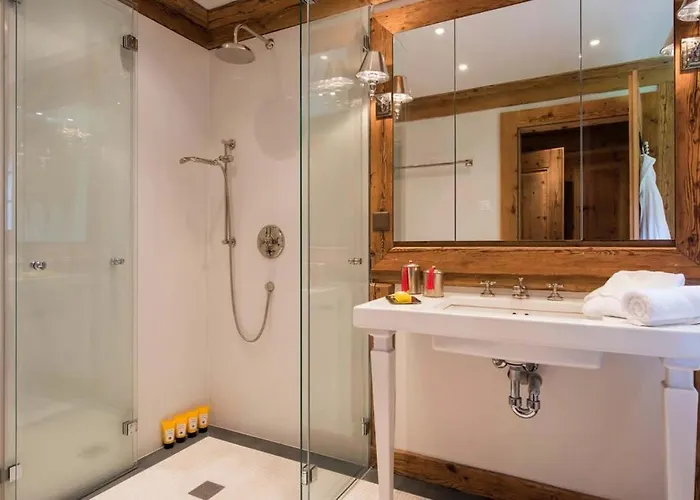 Villa Elegant Alpine With Lauenen