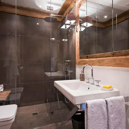 فيلة Elegant Alpine With